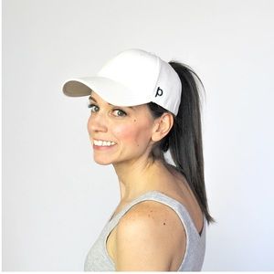 Ponyback White Hat Stretch Fit - size S/M
